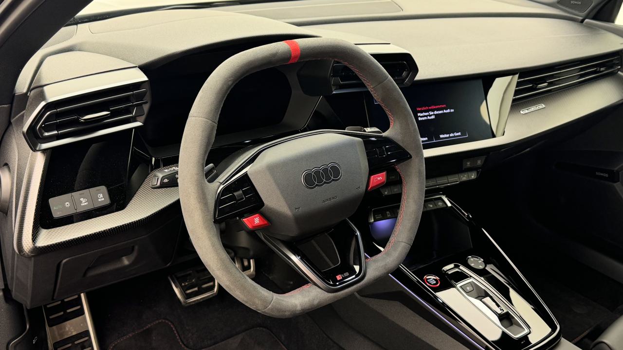 Audi<br>RS3 Sportback 2.5 TSI quattro S-tronic