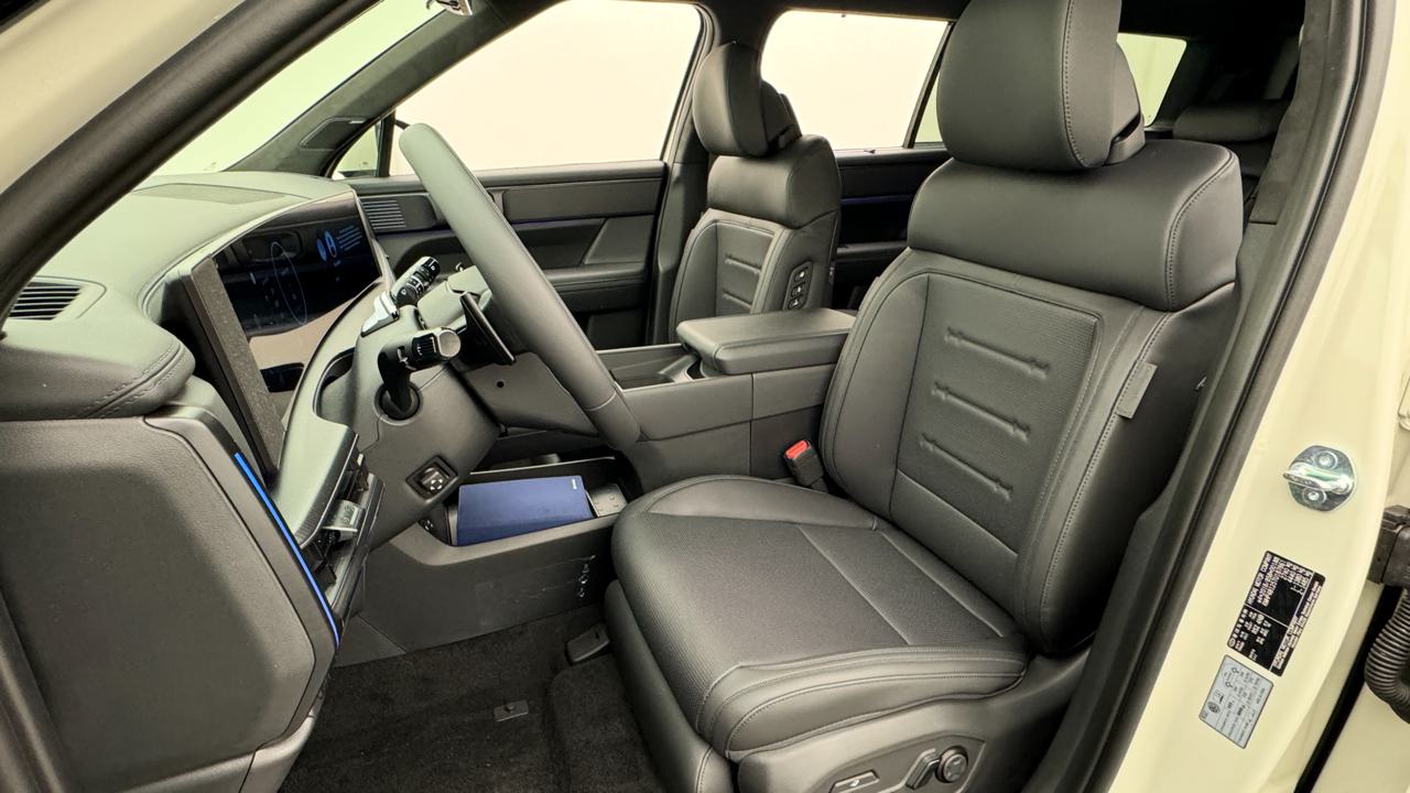 Hyundai<br>Santa Fe 1.6 T-GDi PHEV Calligraphy 4WD Automatic