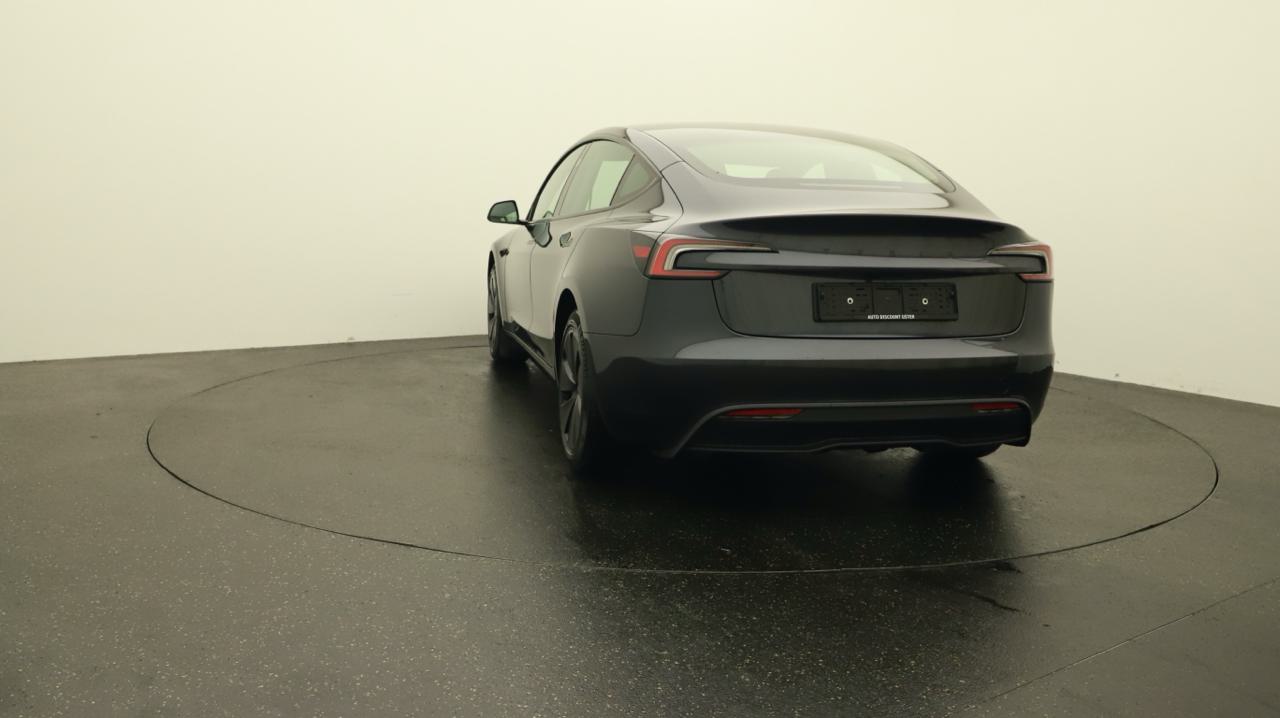 Tesla<br>Model 3 Long Range RWD
