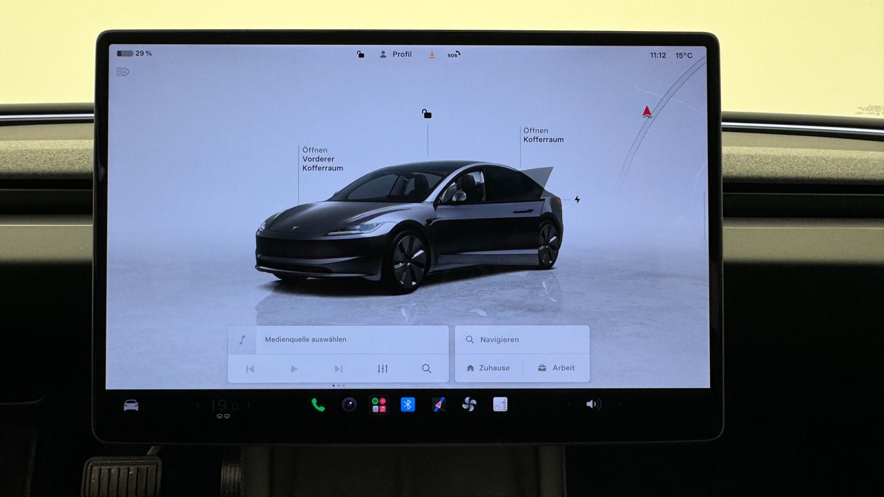Tesla<br>Model 3 Long Range RWD