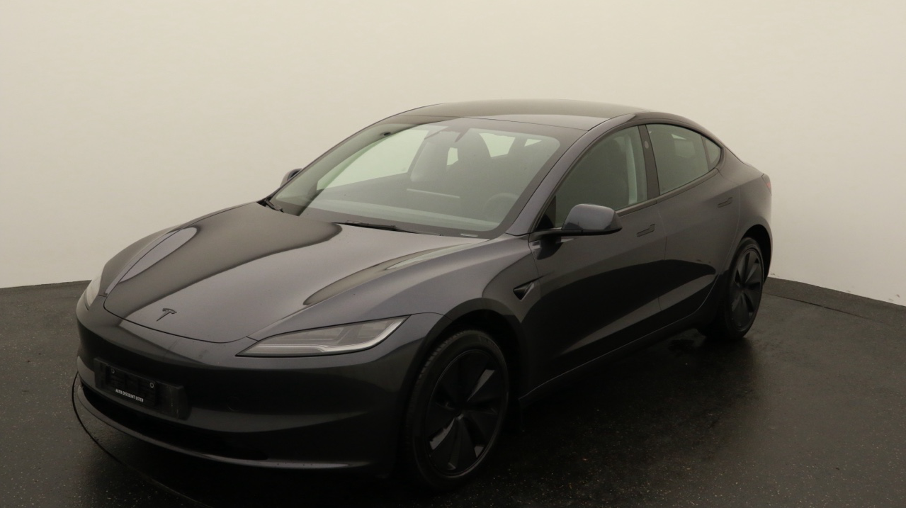 Tesla<br>Model 3 Long Range RWD