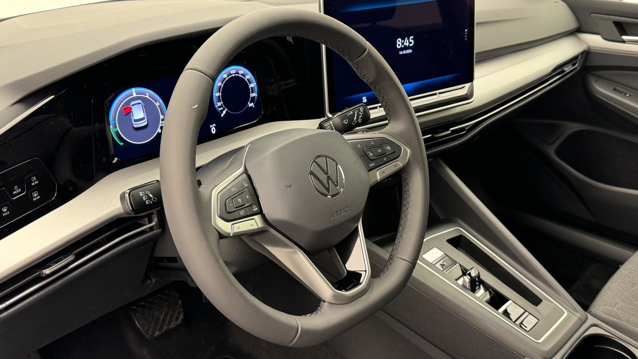 VW<br>Golf 1.5 TSI PHEV Edition