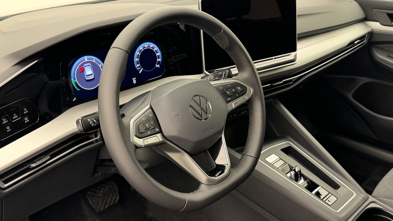 VW<br>Golf 1.5 TSI PHEV Edition