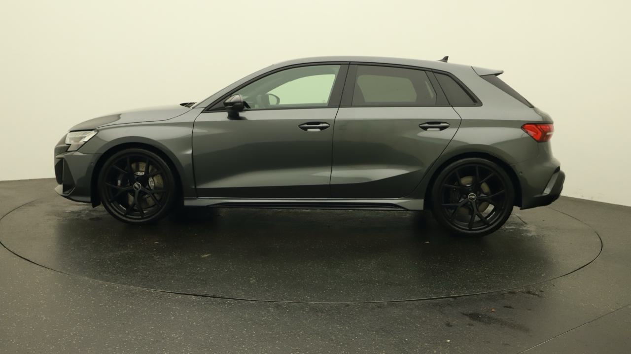 Audi<br>RS3 Sportback 2.5 TSI quattro S-tronic