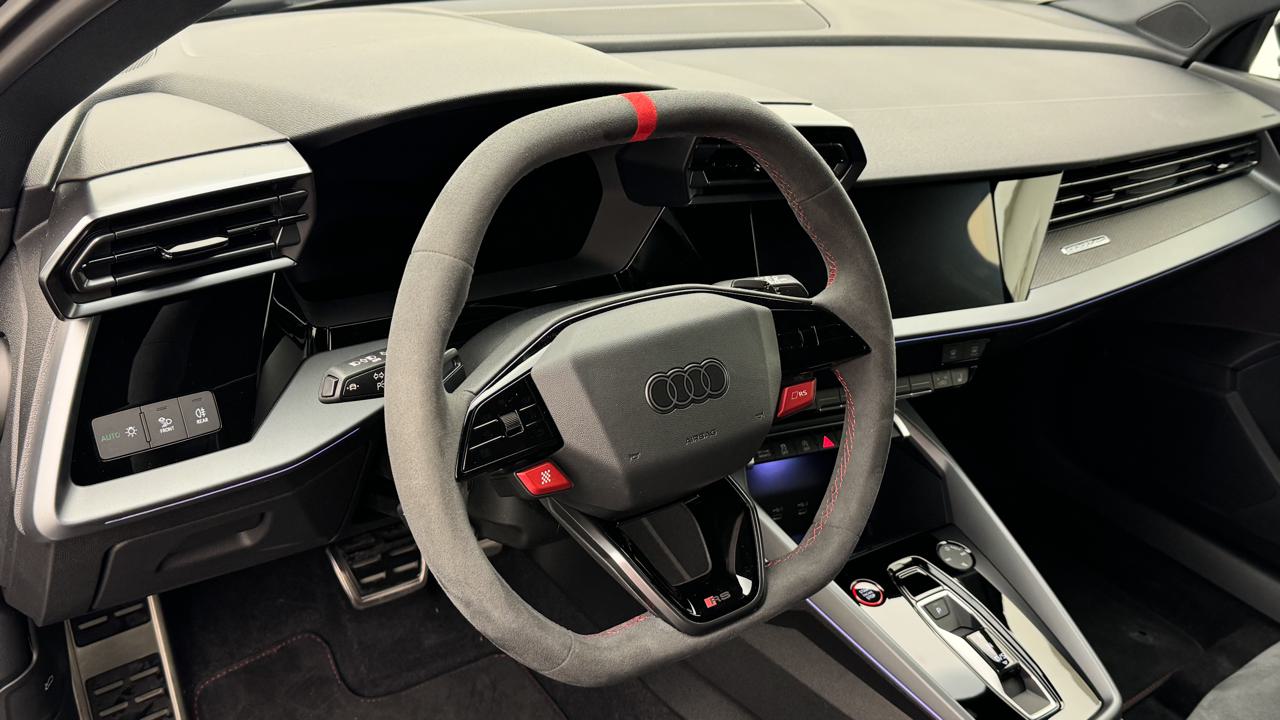 Audi<br>RS3 Sportback 2.5 TSI quattro S-tronic