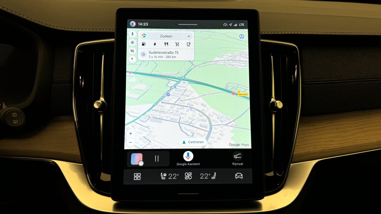 Volvo<br>XC90 T8 AWD PluginHybrid Plus Dark Geartronic