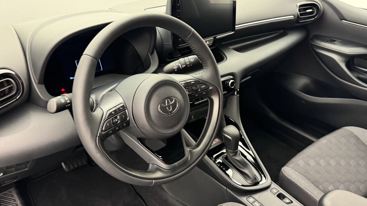 Toyota<br>Yaris 1.5 Sport e-CVT