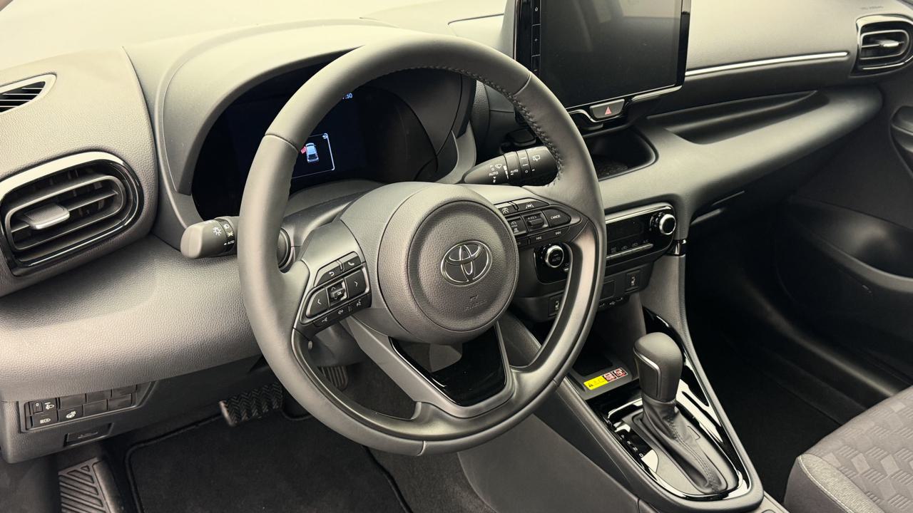 Toyota<br>Yaris 1.5 Sport e-CVT
