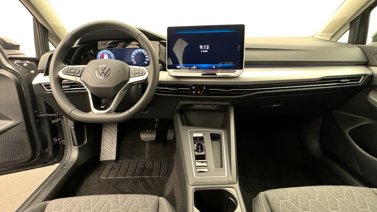 VW<br>Golf VIII 1.5 e TSI mHEV Limited DSG