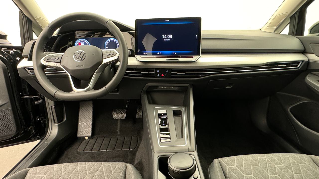 VW<br>Golf VIII 1.5 e TSI mHEV Limited DSG
