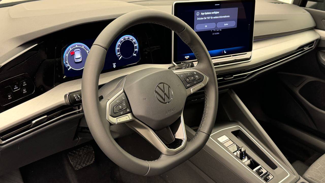 VW<br>Golf VIII 1.5 e TSI mHEV Limited DSG