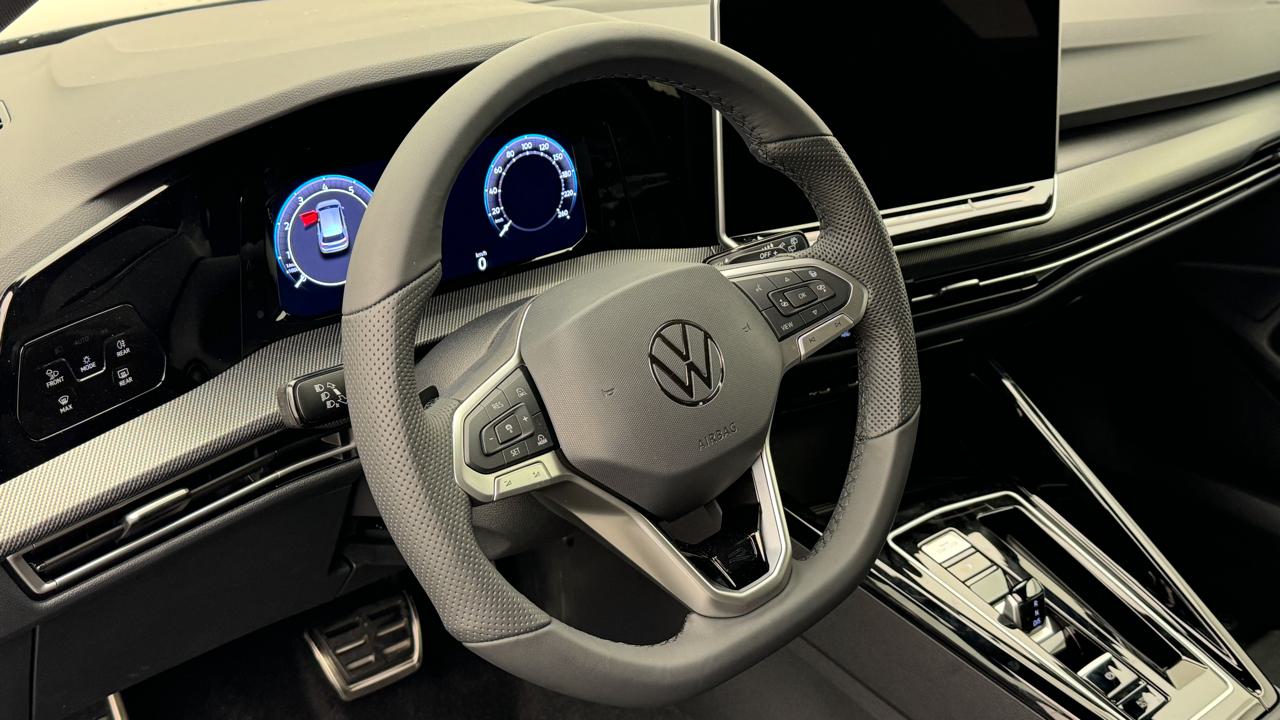 VW<br>Golf VIII 1.5 e TSI mHEV R-Line DSG