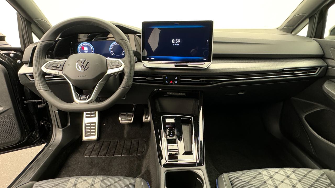 VW<br>Golf VIII 1.5 e TSI mHEV R-Line DSG