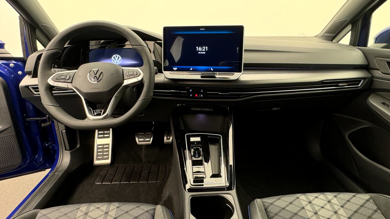 VW<br>Golf VIII 1.5 e TSI mHEV R-Line DSG