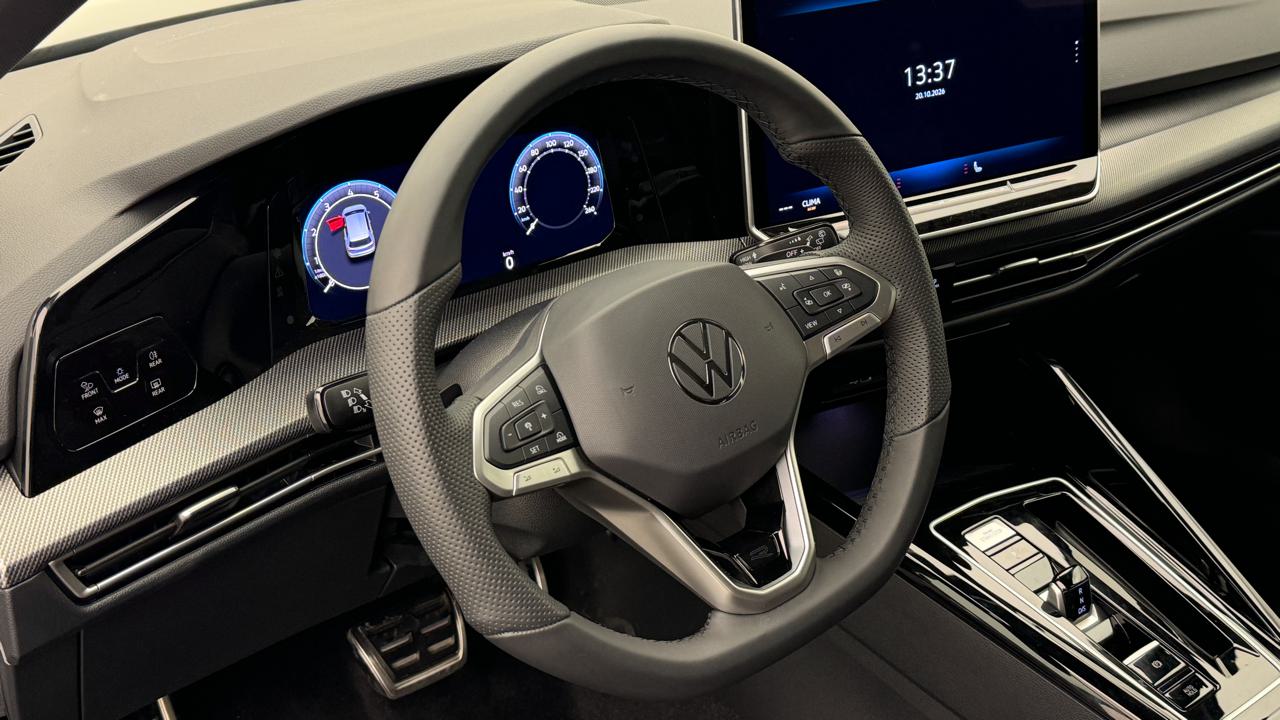 VW<br>Golf VIII 1.5 e TSI mHEV R-Line DSG