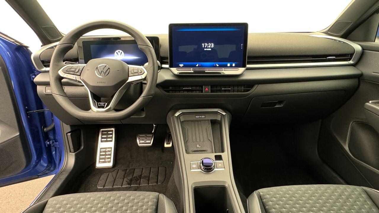 VW<br>T-Roc 1.5 eTSI mHEV R-Line DSG