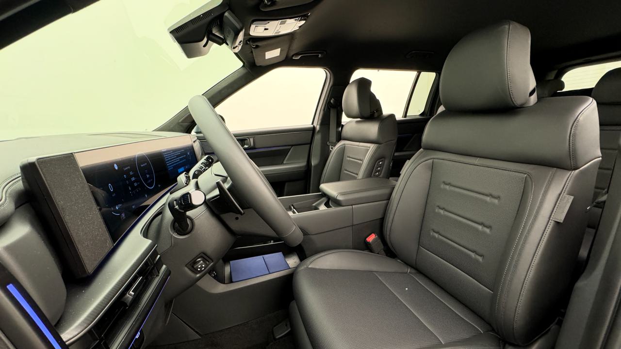Hyundai<br>Santa Fe 1.6 T-GDi PHEV Calligraphy 4WD Automatic