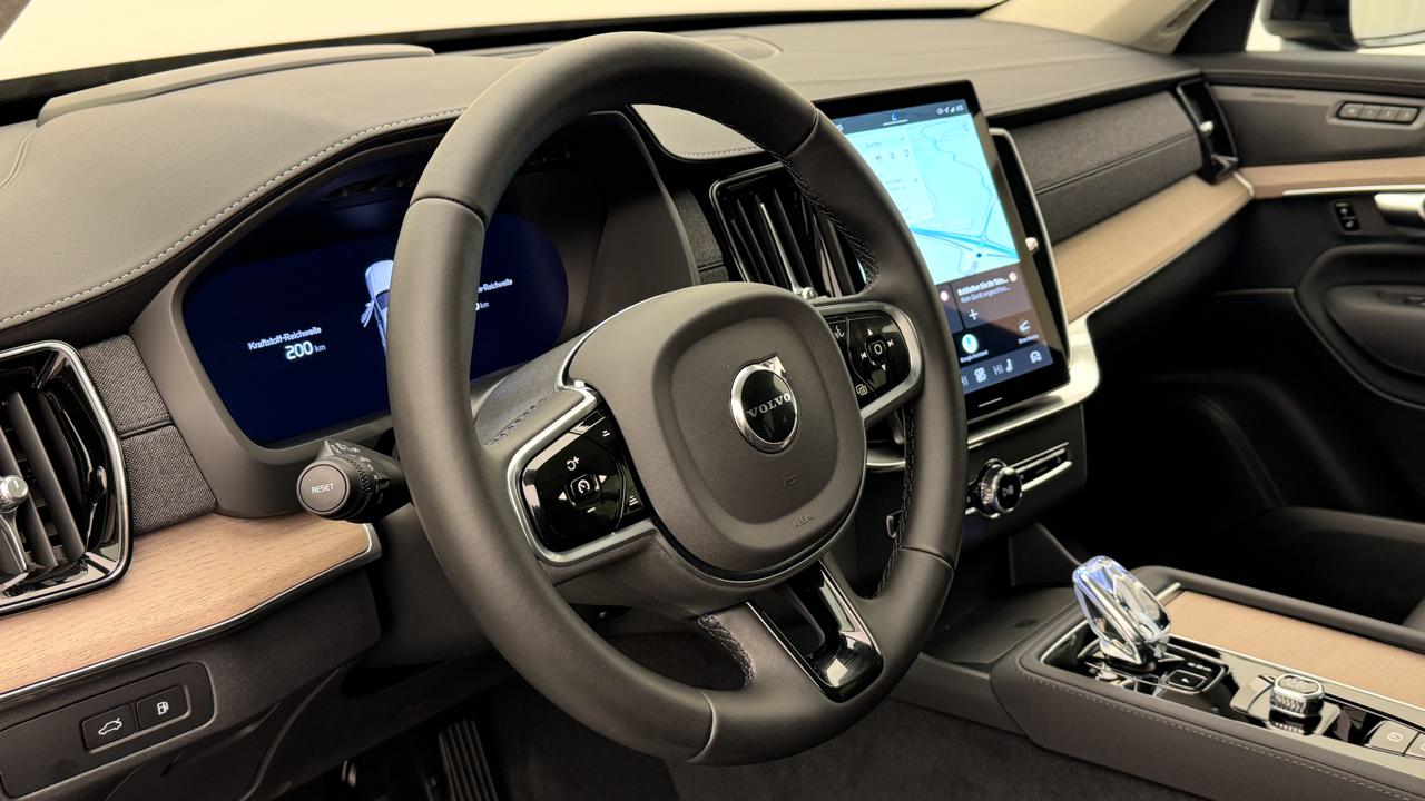 Volvo<br>XC90 T8 AWD PluginHybrid Ultra Dark Geartronic